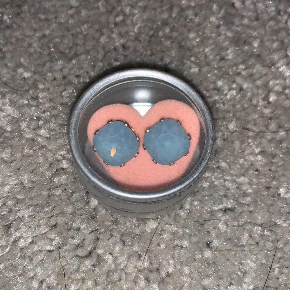 Never worn Jojo earrings